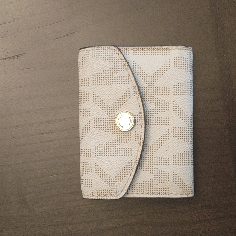 Michael Kors Set Charm Small Logo and Leather Envelope Trifold Wallet